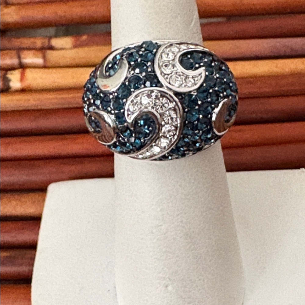 Lia Sophia Midnight Blue and Silver Swirl Dome Ring Size 6
